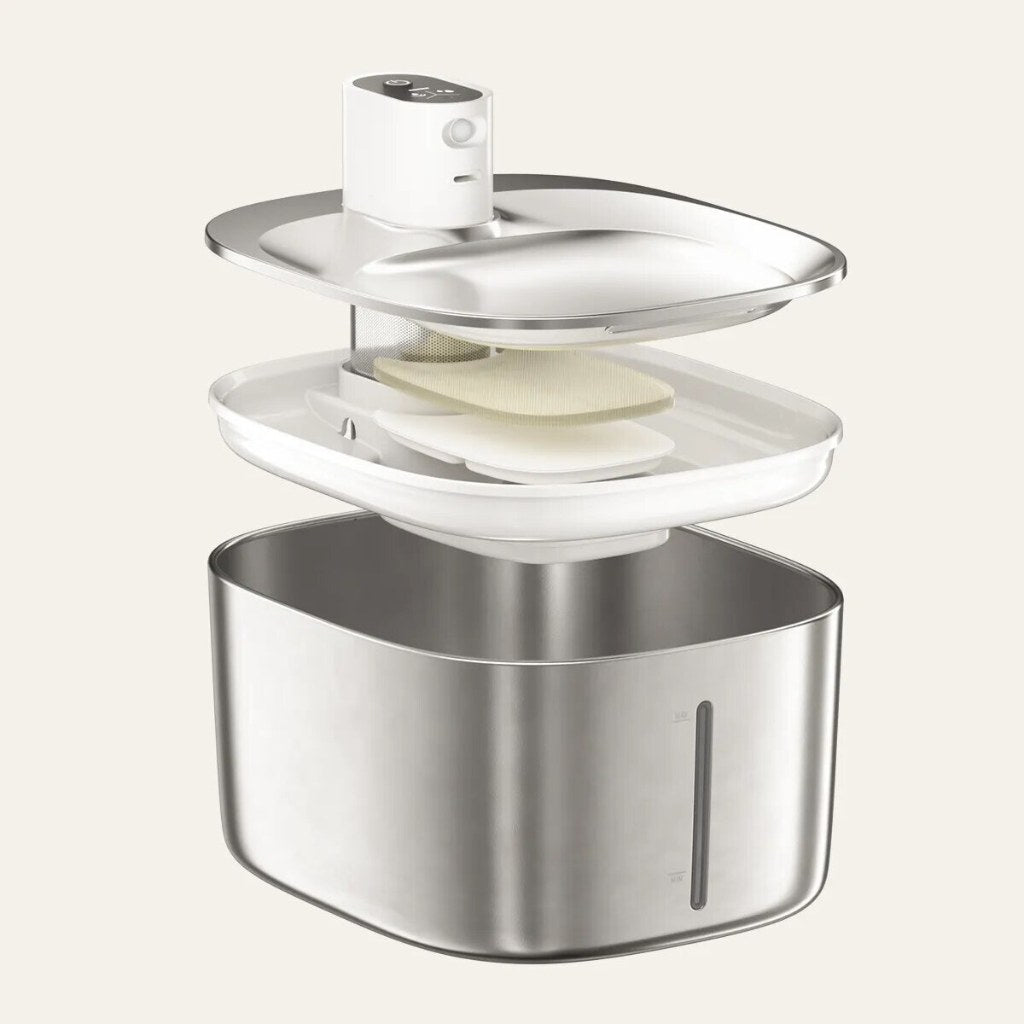 KatSpout Origineel — opbouw: reservoir, filterplateau en pomp